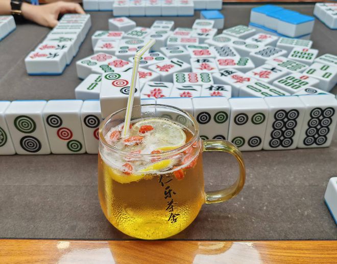 弃了双11爱上了“老年严选”k8凯发入口这届脆皮年轻人抛(图16)