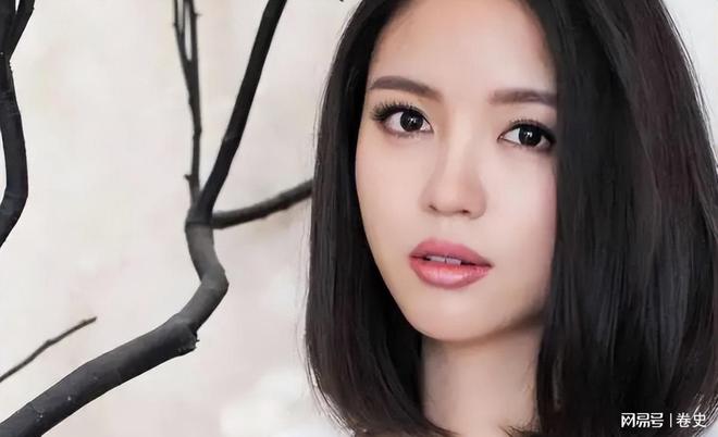 亿豪门怀孕6个月上春晚站C位真人生赢家凯发k8登录vip艳压奚梦瑶拒嫁30(图3)