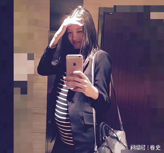 亿豪门怀孕6个月上春晚站C位真人生赢家凯发k8登录vip艳压奚梦瑶拒嫁30(图4)