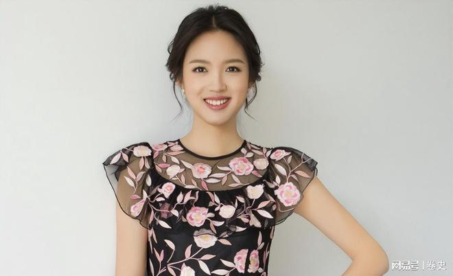 亿豪门怀孕6个月上春晚站C位真人生赢家凯发k8登录vip艳压奚梦瑶拒嫁30(图19)