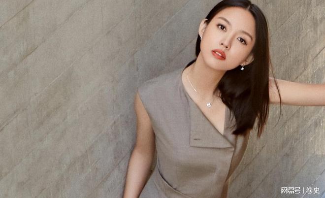 亿豪门怀孕6个月上春晚站C位真人生赢家凯发k8登录vip艳压奚梦瑶拒嫁30(图16)